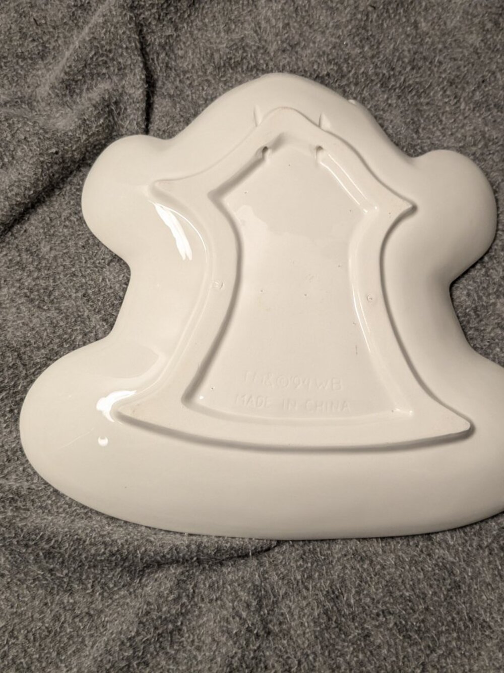 Vintage 1994 Pepe le Pew Ceramic 3-D Plate - Picture 2 of 7